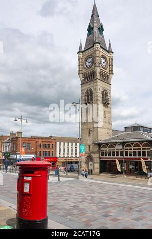 Darlington Market Hall and Clocktower, High Row, Darlington, County Durham, England, Großbritannien Stockfoto