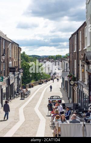 Straßencafés, Elvet Bridge, Durham, County Durham, England, Großbritannien Stockfoto