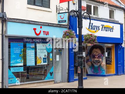 Hay's & TUI travel Shops, Newgate, Bishop Auckland, County Durham, England, Vereinigtes Königreich Stockfoto