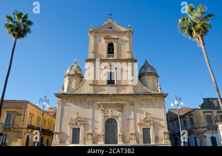 VITTORIA, SIZILIEN, ITALIEN. Januar 2020. Die Kirche des Hl. Johannes des Täufers, die 1695 nach dem starken Erdbeben 1693 begonnen wurde, ist das Juwel in Th Stockfoto