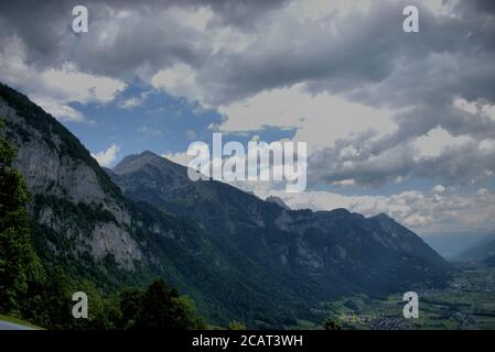 Bergkulisse vom Walenstadtberg in der Schweiz Stockfoto