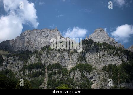 Bergkulisse vom Walenstadtberg in der Schweiz Stockfoto