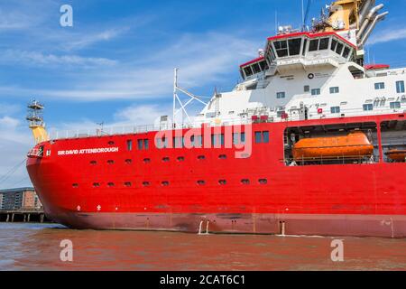 Die RRS Sir David Attenborough, das Polarforschungsschiff, dockte nach der ersten Überquerung des Flusses Mersey am Kreuzfahrtterminal von Liverpool an. Stockfoto