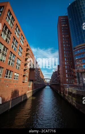 Historische Lagerhäuser am Zollkanal im Hamburger Stadtteil Speicherstadt Stockfoto