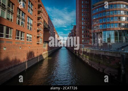 Historische Lagerhäuser am Zollkanal im Hamburger Stadtteil Speicherstadt Stockfoto