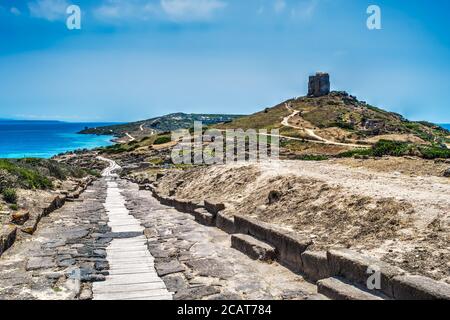 Weg am Meer in Tharros, Italien Stockfoto