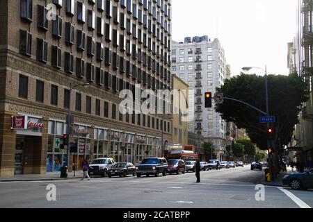 Downtown Los Angeles, CA/USA - Nov 26,2018: 7th Street an der Kreuzung mit Hope Street in Downtown Los Angeles Stockfoto