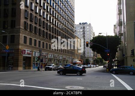 Downtown Los Angeles, CA/USA - Nov 26,2018: 7th Street an der Kreuzung mit Hope Street in Downtown Los Angeles Stockfoto