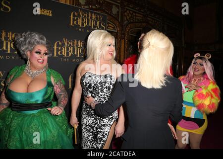 TBC kommt auf den roten Teppich für die Absolutely Fabulous: The Movie Australian Premiere. Stockfoto