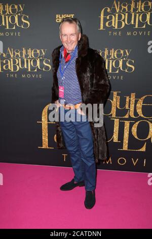 TBC kommt auf den roten Teppich für die Absolutely Fabulous: The Movie Australian Premiere. Stockfoto