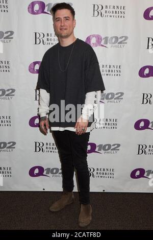 BALA CYNWYD, PA, USA - 17. APRIL 2018: Der amerikanische Sänger und Songwriter Logan Henderson besucht das Performance Theatre von Q102. Stockfoto