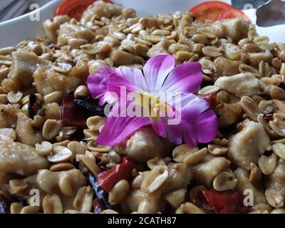 Nahaufnahme von vielen geschmorten Gerichten in Taipei, Taiwan Stockfoto