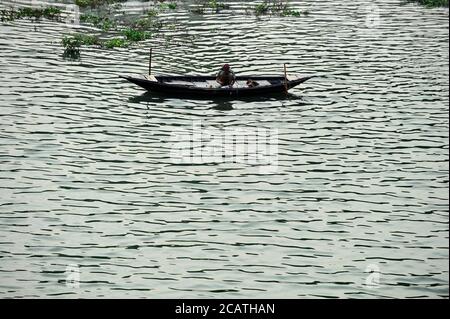 Fischer auf einem Fluss in Bangladesch Asien. Stockfoto