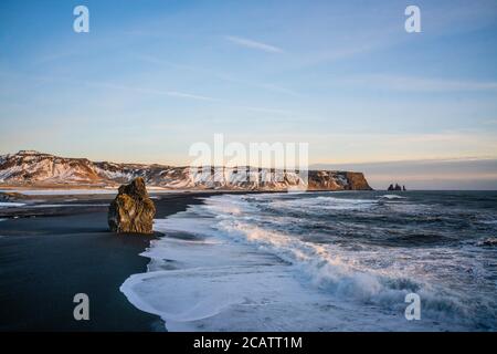 Reynisfjara, ein Sandstrand an der Südküste Islands, Stockfoto