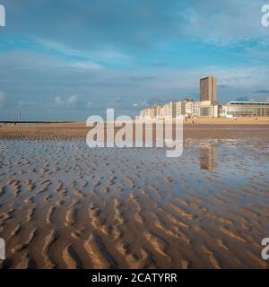 Einsamer Strand von Oostende in Belgien Stockfoto