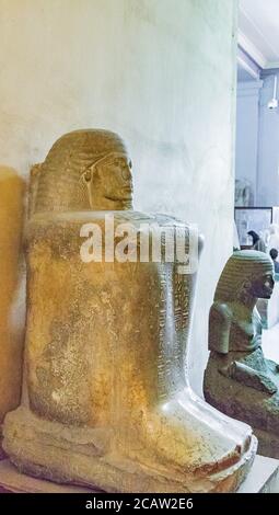 Ägypten, Kairo, Ägyptisches Museum, Block Statue von Bakenkhonsu, erster Prophet von Amon während der Herrschaft von Ramses II.. Stockfoto