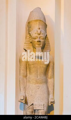 Ägypten, Kairo, Ägyptisches Museum, kolossale Statue von Ramses II, gefunden in Hermopolis. Wiederverwendet von seinem Sohn Merenptah. Stockfoto