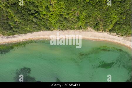 Luftaufnahme eines wunderschönen Strandes Stockfoto
