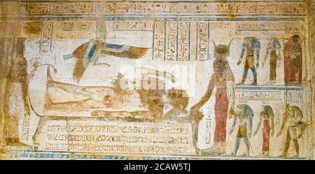 UNESCO-Welterbe, Theben in Ägypten, Karnak-Stätte, Tempel von Opet. Osiris auf bier trauerte durch Isis der große, die Mutter des gottes und Nephthys. Stockfoto