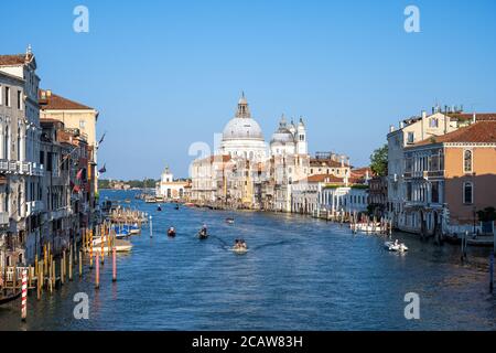 Der Canale Grande in Venedig an einem sonnigen Tag Stockfoto