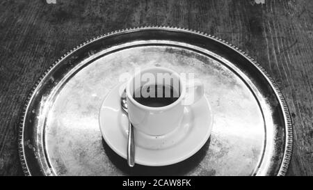 Graustufen Nahaufnahme einer Tasse Kaffee Stockfoto