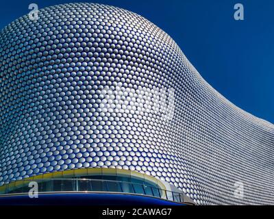 Birmingham, UK, April 29, 2009 : futuristische moderne Gebäude Dachverkleidung im Selfridges Store Bullring Einkaufszentrum Mall, die ein beliebtes tra Stockfoto