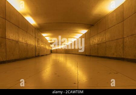 Paris, Frankreich - 07 24 2020: Korridor zum Triumphbogen Stockfoto