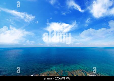 Meer, Küste, Meereslandschaft. Okinawa, Japan und Asien. Stockfoto