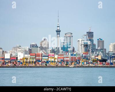 Auckland, Neuseeland - 14. Feb 2020: Der Neubau am Hafen von Auckland, dem größten Handelshafen Neuseelands. Stockfoto