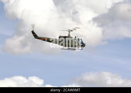 Bell UH-1H Iroquois 560 (G-HUEY) bei der Shuttleworth Drive-in Airshow Am Sonntag, 2. August 2020 Stockfoto