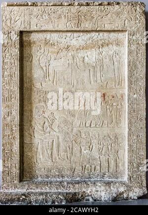 Ägypten, Kairo, Ägyptisches Museum, Stele des Chefgoldschmieds Amenemone (oder Amenemonet). An der Spitze, Verehrung Osiris und Ra-Horakhty. Stockfoto