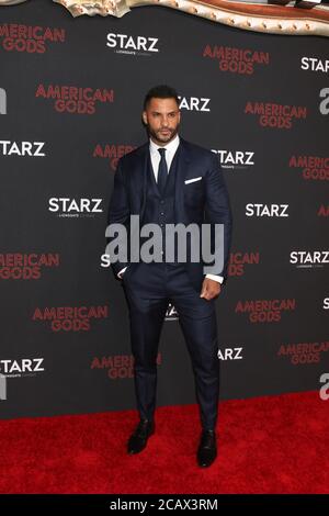 LOS ANGELES - MAR 5: Ricky Whittle bei der "American Gods" Staffel 2 Premiere im Theater im Ace Hotel am 5. März 2019 in Los Angeles, CA Stockfoto