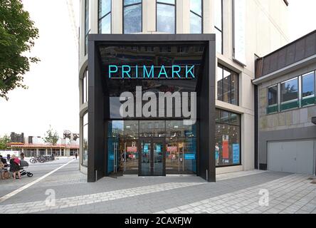 1. August 2020, Kiel, der Eingangsbereich des PRIMARK-Shops in der Kieler Holstenstraße. Der internationale Textildiscounter eröffnete im November 2019 eine Filiale in der Fußgängerzone der Landeshauptstadt. --- nur für redaktionelle Zwecke! --- nur für redaktionelle Verwendung! --- weltweit im Einsatz Stockfoto