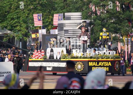 Putrajaya, Malaysia – 31. August 2019: Die Feier des Merdeka-Tages ist ein buntes Ereignis und wird zum Gedenken an den Unabhängigkeitstag Malaysias bei der DAT abgehalten Stockfoto