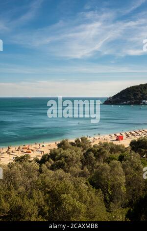 Strand von Portinho da Arrábida, in Setubal, Portugal. Stockfoto