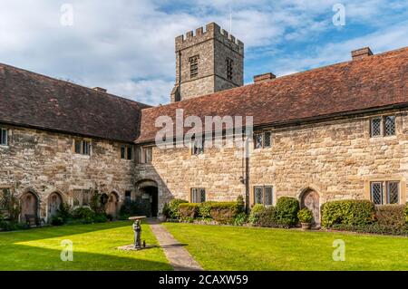 Neues College in Cobham Kent. Fonded als College im Jahr 1362 und als Almshüuser im Jahr 1598 angepasst. Jetzt noch in Gebrauch als geschützte Wohnung für ältere Menschen. Stockfoto