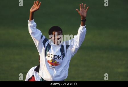 Stuttgart, Deutschland. 09.Aug, 2020. firo: 22.08.1993 Weltmeisterschaft, Weltmeisterschaft, Leichtathletik-Weltmeisterschaft, Leichtathletik-Weltmeisterschaft, in Stuttgart, 1993 Leichtathletik, Männer, Männer, 10,000 Meter Lauf Haile Gebrselassie, Halbfigur, Geste, Jubel, Jubel, Gold gewinnt, Äthiopien.Quelle: dpa/Alamy Live News Stockfoto