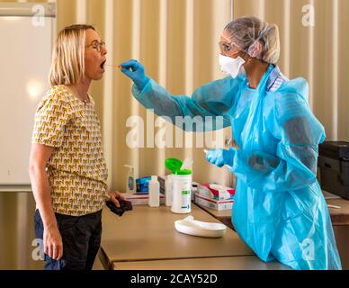 Corona Tupfer in Grevenbroich, Deutschland Stockfoto