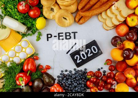 Vielfalt an Lebensmitteln für Schulessen während der Guarantine. Von 2020. Stockfoto