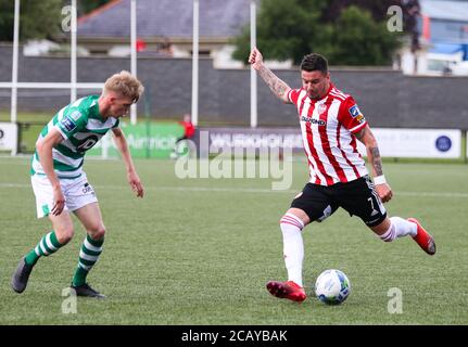 Adam Hamill (Derry City FC) Wir schauen in die Shamrock Rovers Gegend während der Airtricity Ligaspiel zwischen Derry City FC & Shamrock Rovers Stockfoto