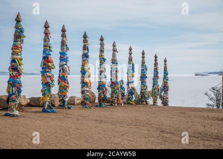 Totempole auf der Insel Olchon, bei Khuzir, Baikalsee, Russland Stockfoto