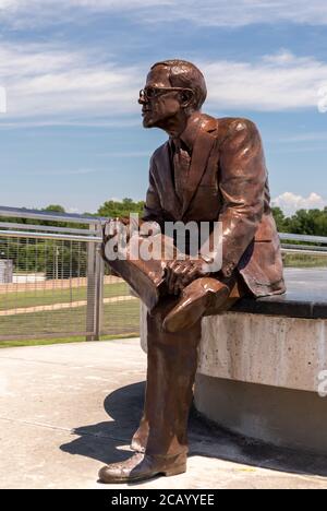 East St. Louis, Illinois - 14. Juli 2020: Statue von Malcolm W. Martin im Malcolm W. Martin Memorial Park Stockfoto