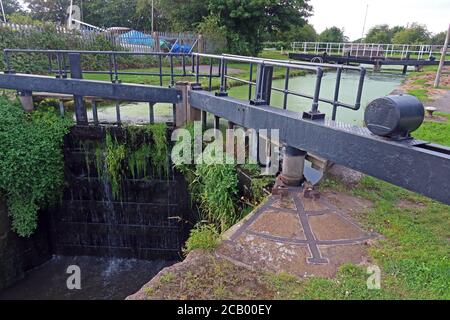 Sankey Brook Navigation, später, St Helens Canal, Fiddlers Ferry, Schleuse zur Verbindung mit Mersey, Penketh, Warrington, Cheshire, England, Großbritannien Stockfoto