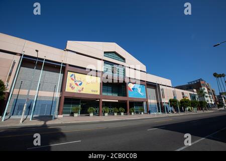 Los Angeles, Kalifornien, USA – 3. August 2020: Blick auf den Koreatown Plaza Market in der Western Ave und 8th St Stockfoto