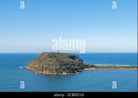 Sydney NSW Australien - 5. 2020 - Blick auf Barrenjoey Fahren Sie von West Head Lookout an einem sonnigen Winternachmittag Stockfoto