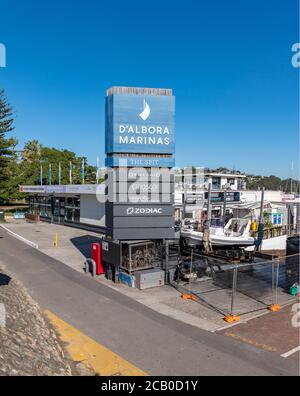 Sydney NSW Australien - 5. 2020 - D'albora Marinas Schild Im Spit West Reserve an einem sonnigen Winternachmittag Stockfoto