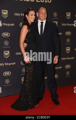 TBC kommt auf dem roten Teppich für die Dally M Awards 2016 im Star, Sydney, Australien. Stockfoto