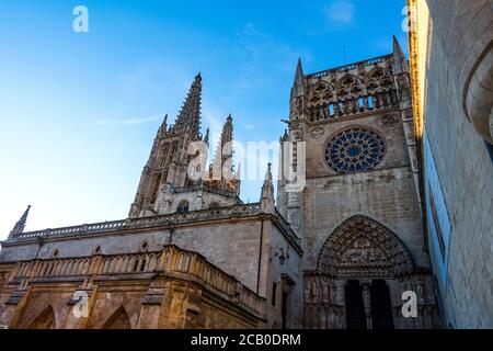 Kathedrale Santa Maria, Burgos, Castilla, Spanien. - ein Wahrzeichen auf dem Camino de Santiago. Stockfoto