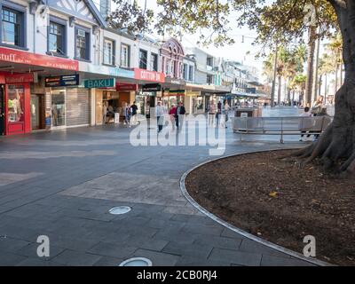 Sydney NSW Australien 28. Mai 2020 - Manly The Corso An einem sonnigen Herbstnachmittag Stockfoto