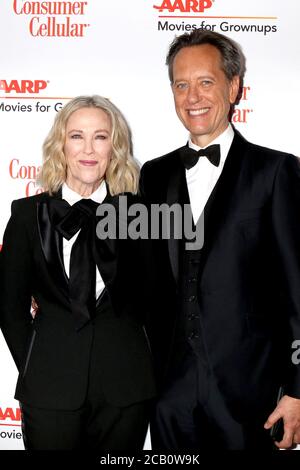 LOS ANGELES - 4. FEBRUAR: Catherine O'Hara, Richard E Grant bei den Movies for Growups Awards im Beverly Wilshire Hotel am 4. Februar 2019 in Beverly Hills, CA Stockfoto